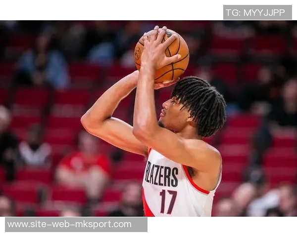 谢顿夏普表现出色18投9中砍下25分助力球队内外开花三分球命中率高达50